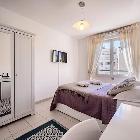 L'eden Square For 4 By Sunset Apartment *