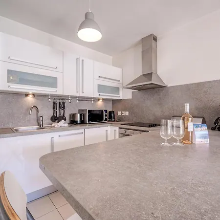 Apartment L'eden Square For 4 By Sunset *